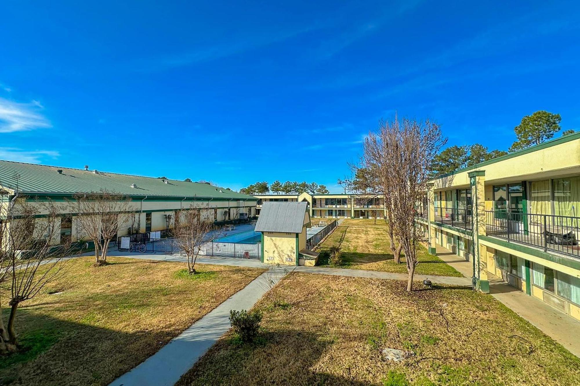 Super Inn & Suites By Oyo Milledgeville Exterior foto