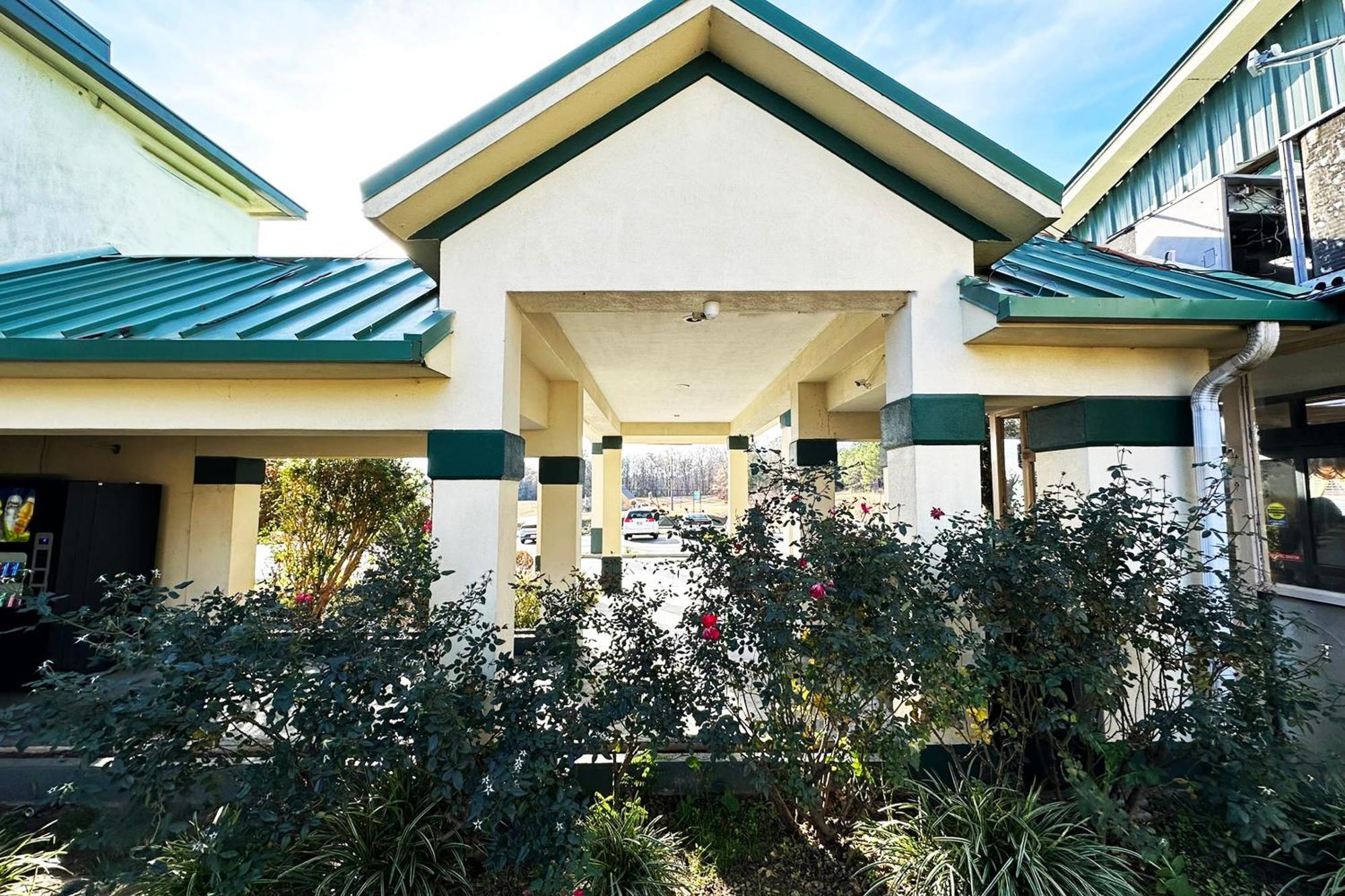 Super Inn & Suites By Oyo Milledgeville Exterior foto