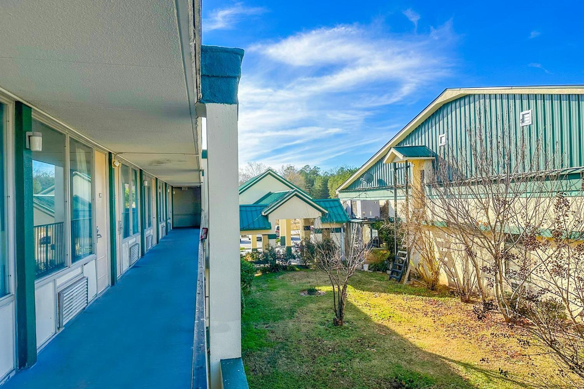 Super Inn & Suites By Oyo Milledgeville Exterior foto