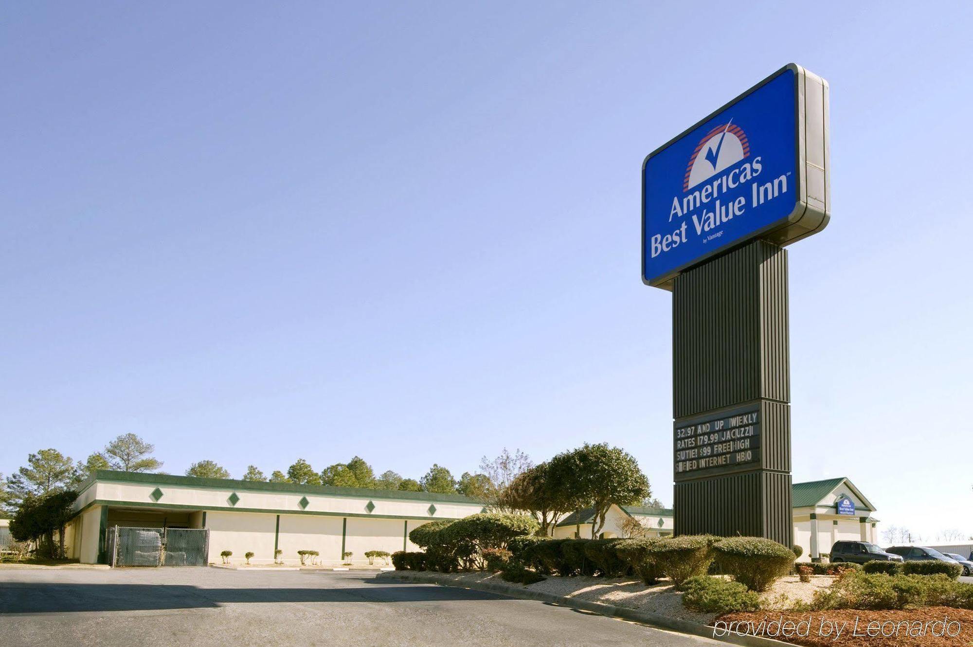 Super Inn & Suites By Oyo Milledgeville Exterior foto